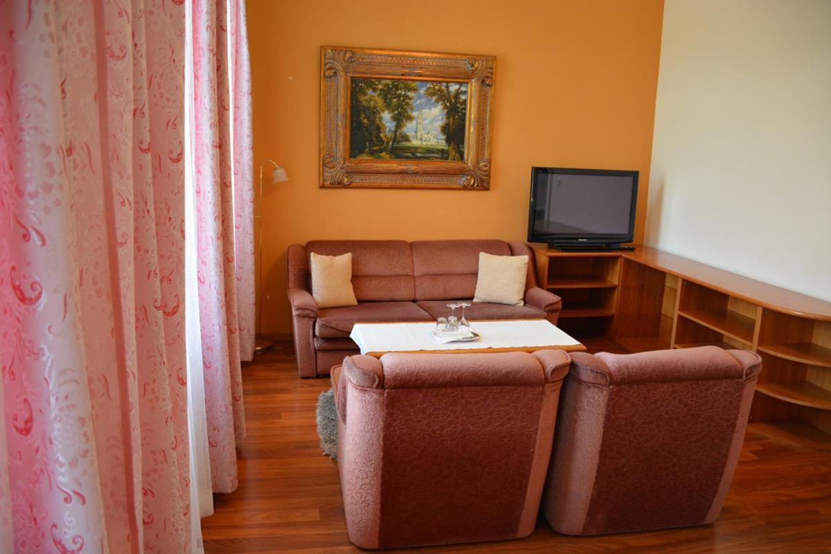 Zamecek Na Celadne Hotel Celadna